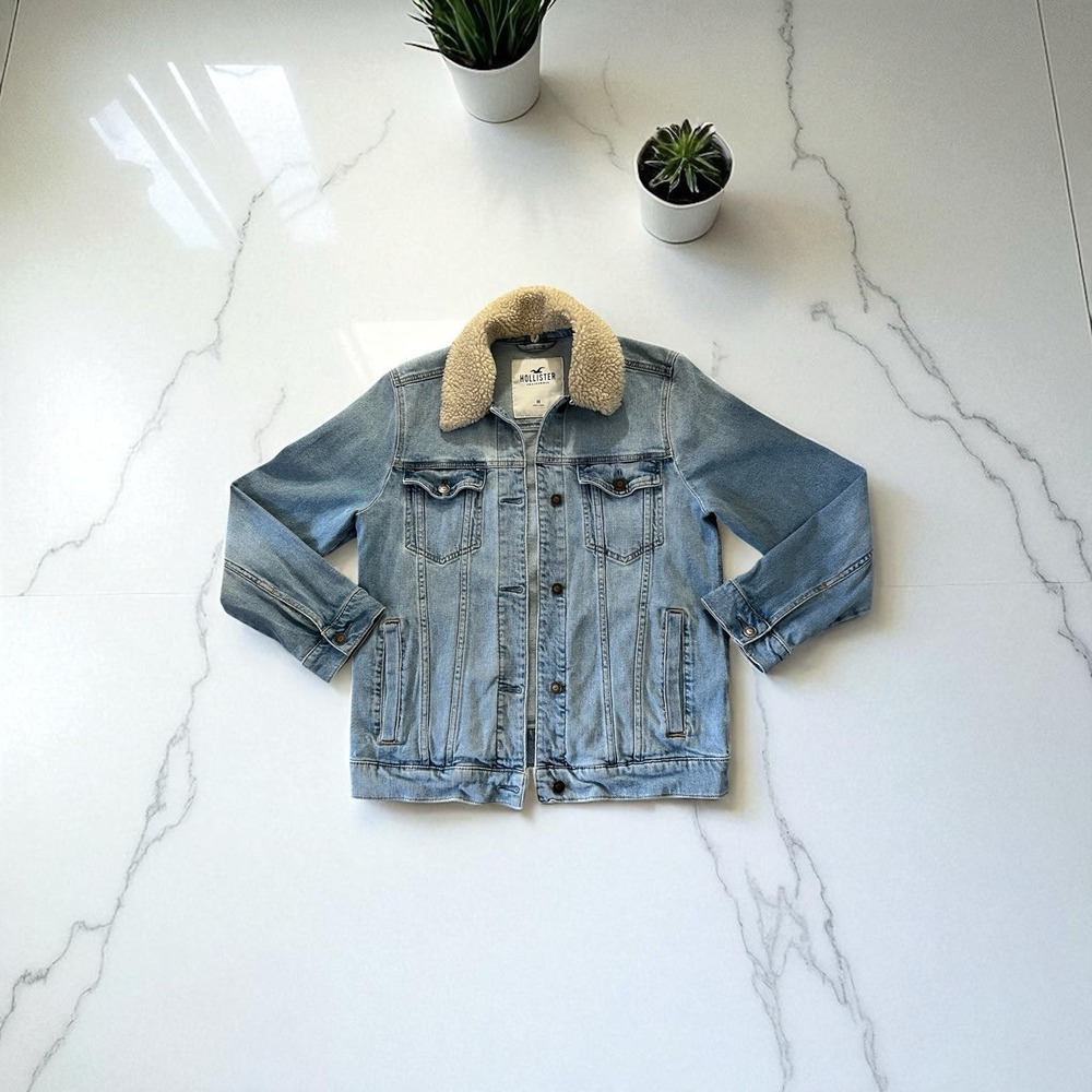 Hollister Women's‎ Blue Denim Jean Jacket Light Wash Size Medium